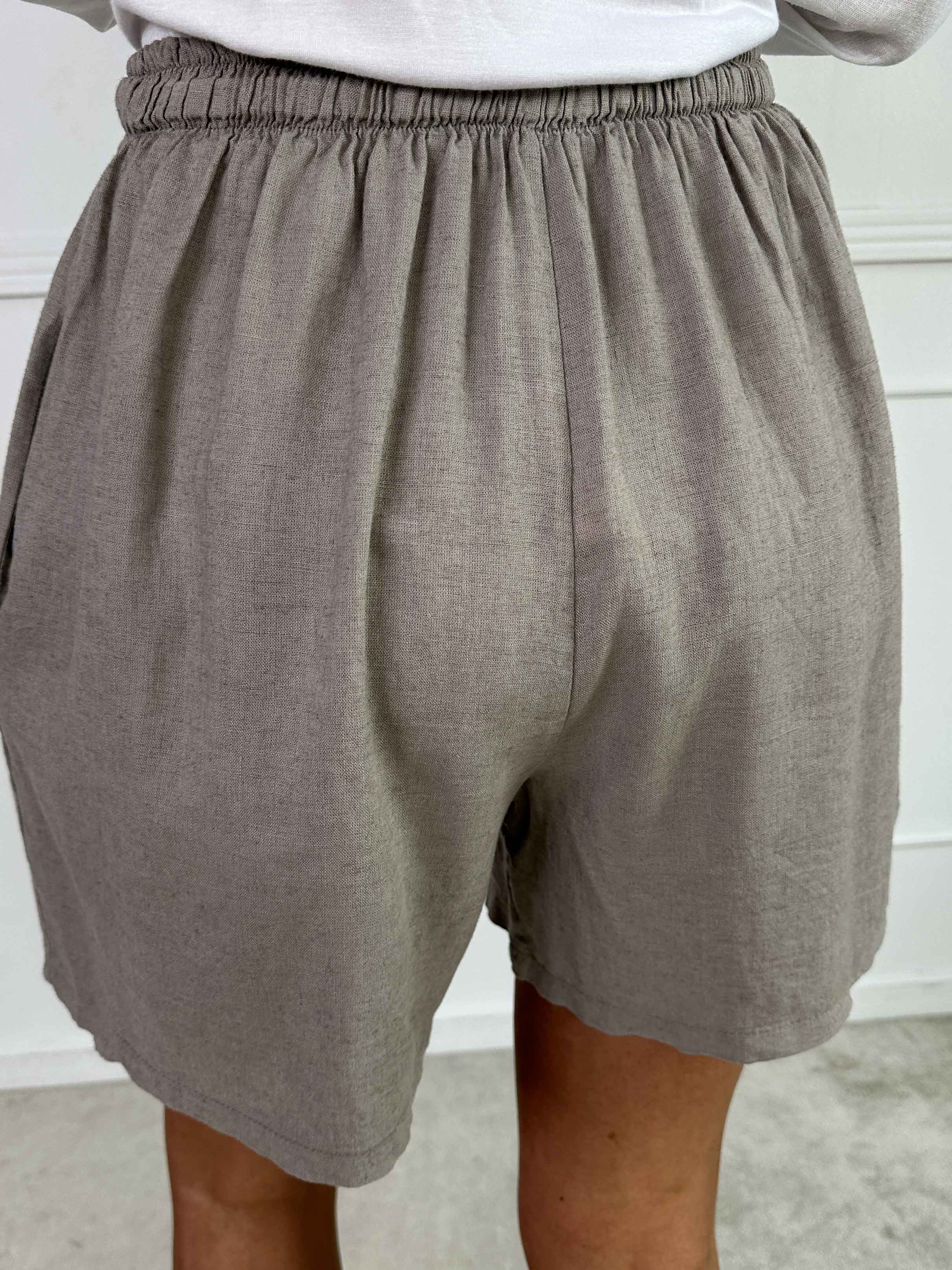 Clara Shorts - Lette shorts i viskose og hør